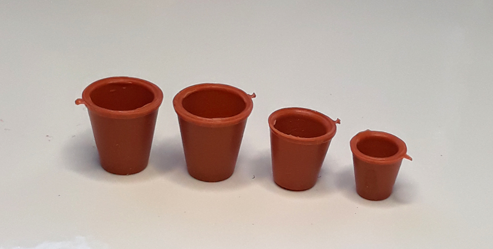 Triang Flower Pots 1119
