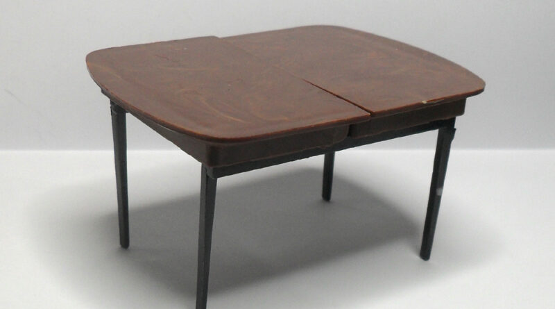 Triang Dining Table 1000